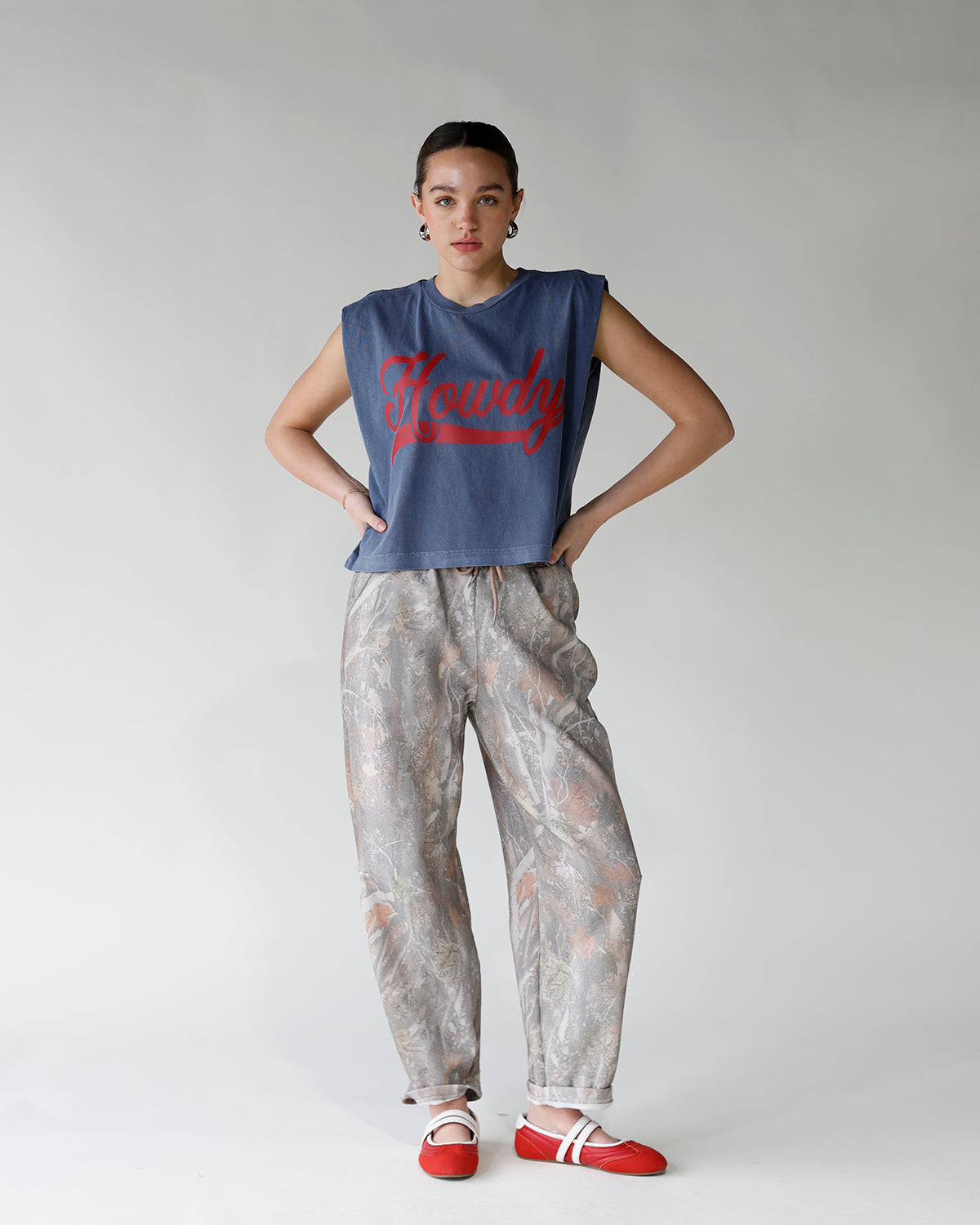 HIP CRUSHING ON CAMO BARREL SWEATS