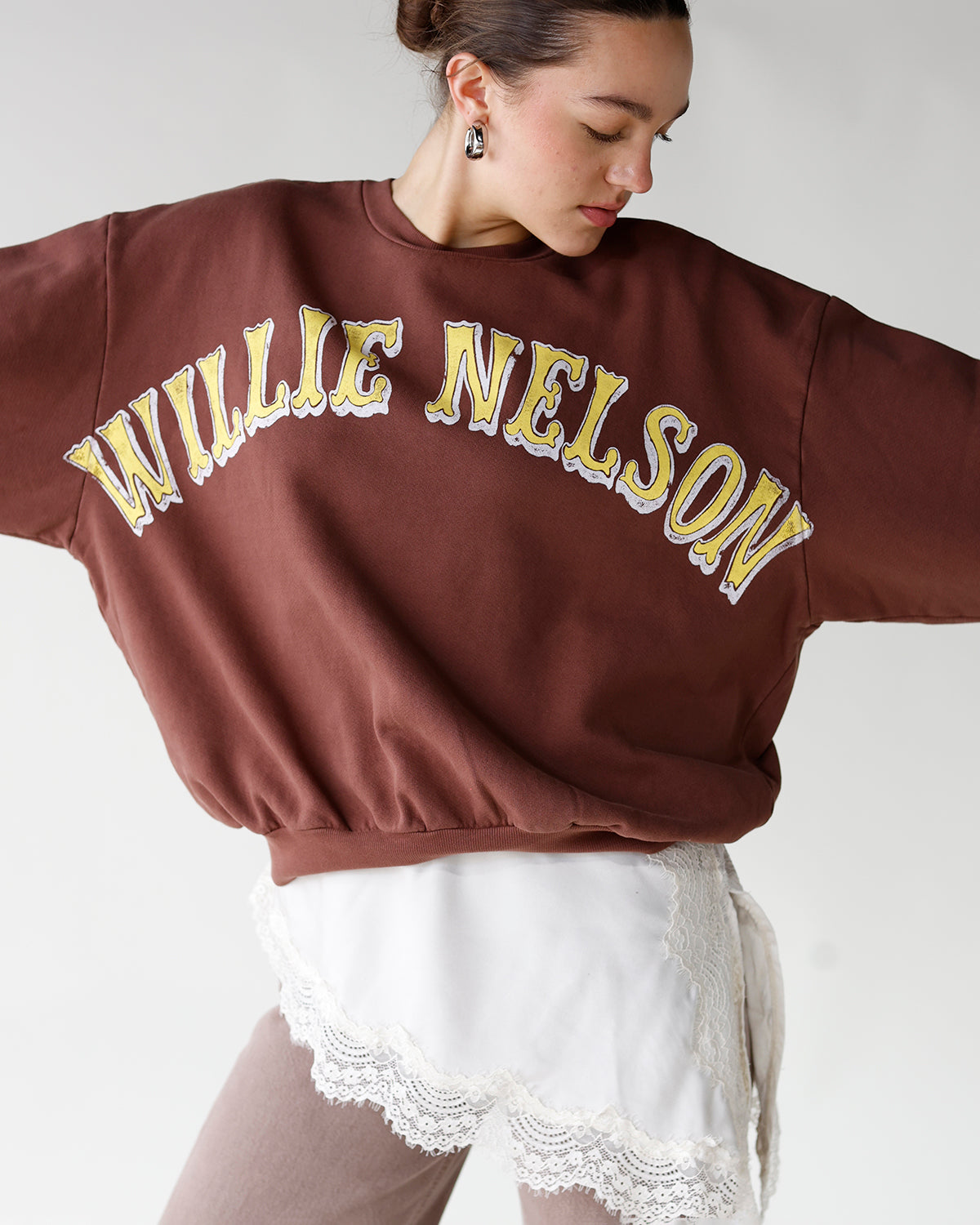 DAYDREAMER WILLIE NELSON IN AUSTIN OVERSIZED CREW SWEATSHIRT