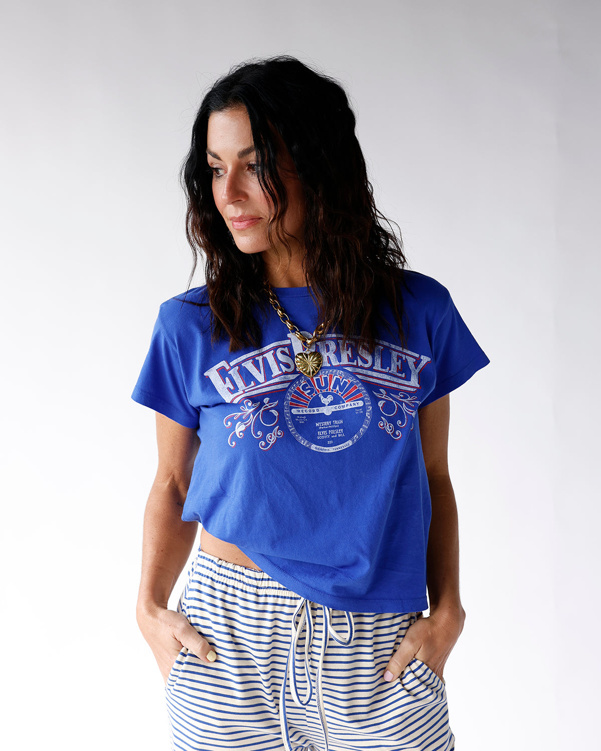 DAYDREAMER SUN RECORDS X ELVIS FLOURISH BANNER SOLO TEE