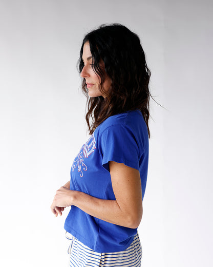 DAYDREAMER SUN RECORDS X ELVIS FLOURISH BANNER SOLO TEE