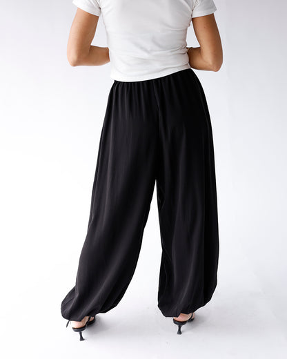 THE UPTOWN EASE BALLOON PANTS X BLACK