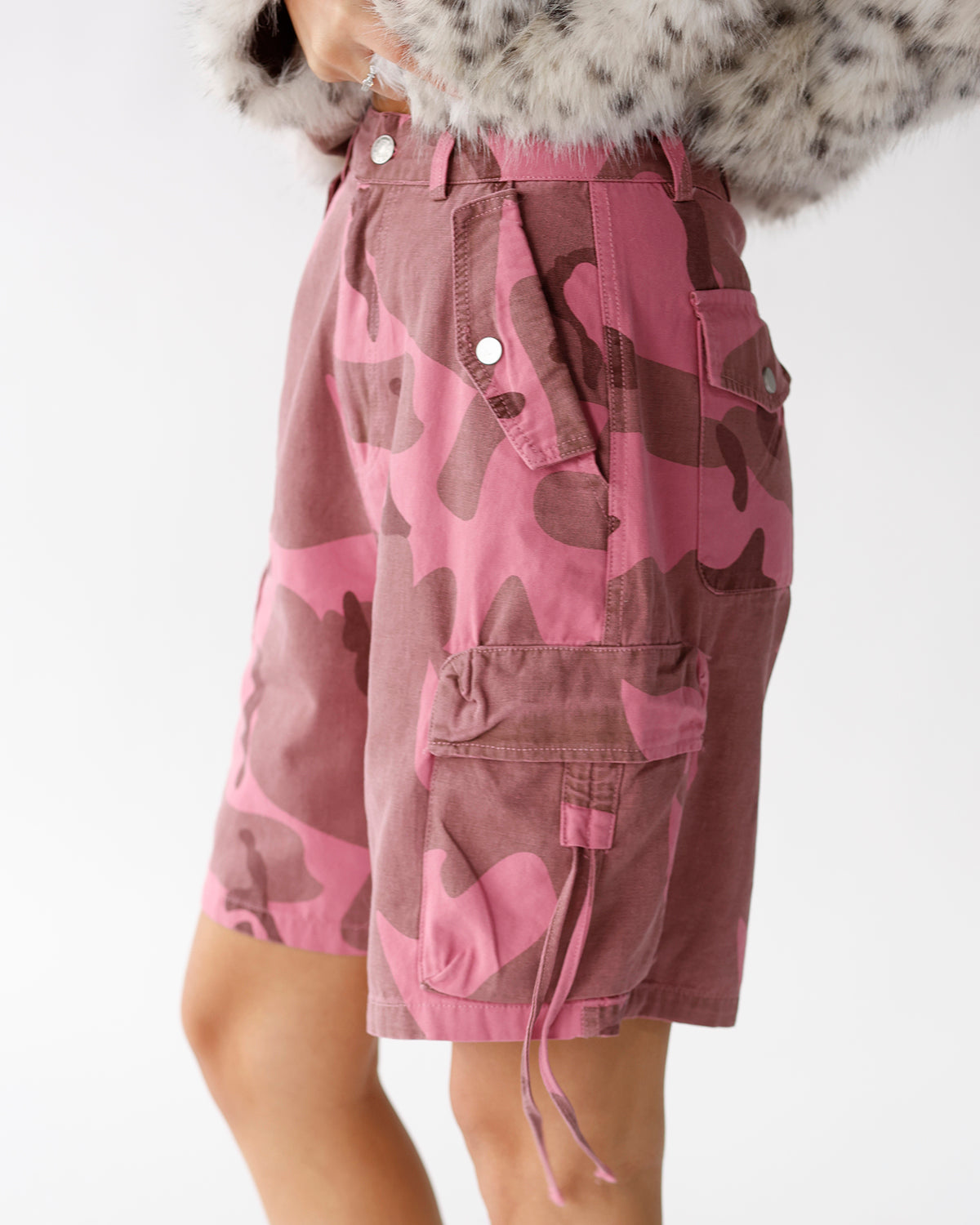 CAMO CUTIE PINK CARGO SHORTS