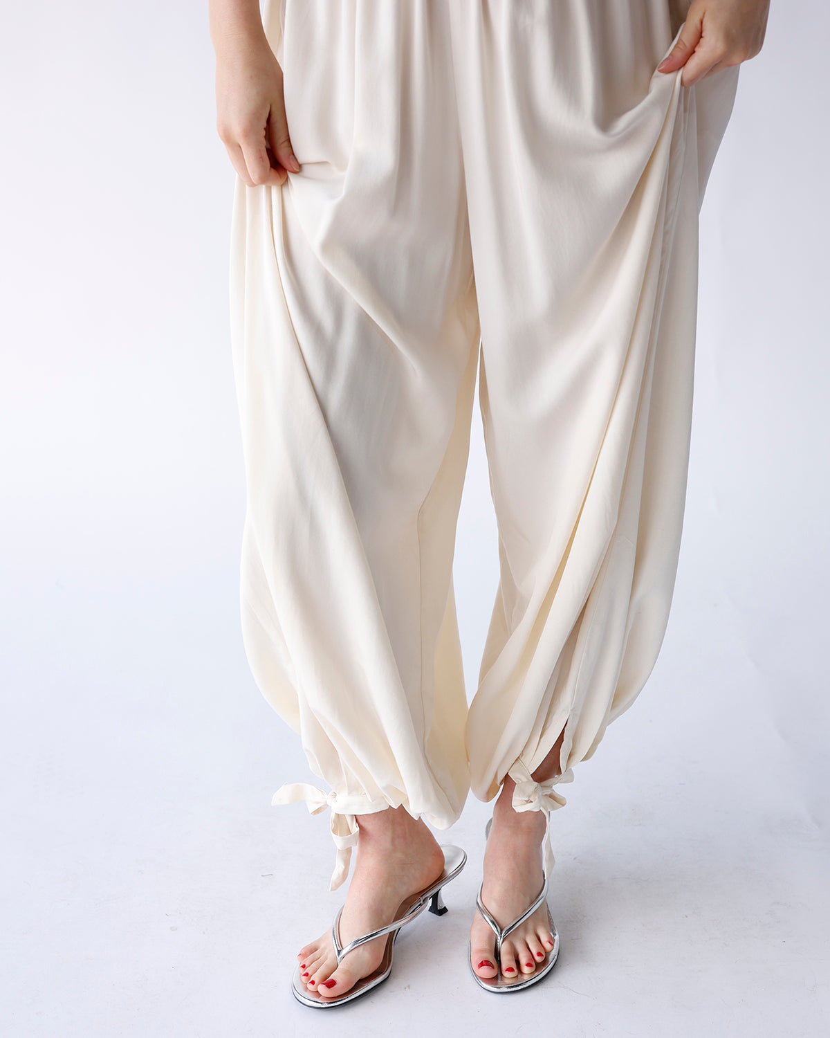 THE UPTOWN EASE BALLOON PANTS X CREAM