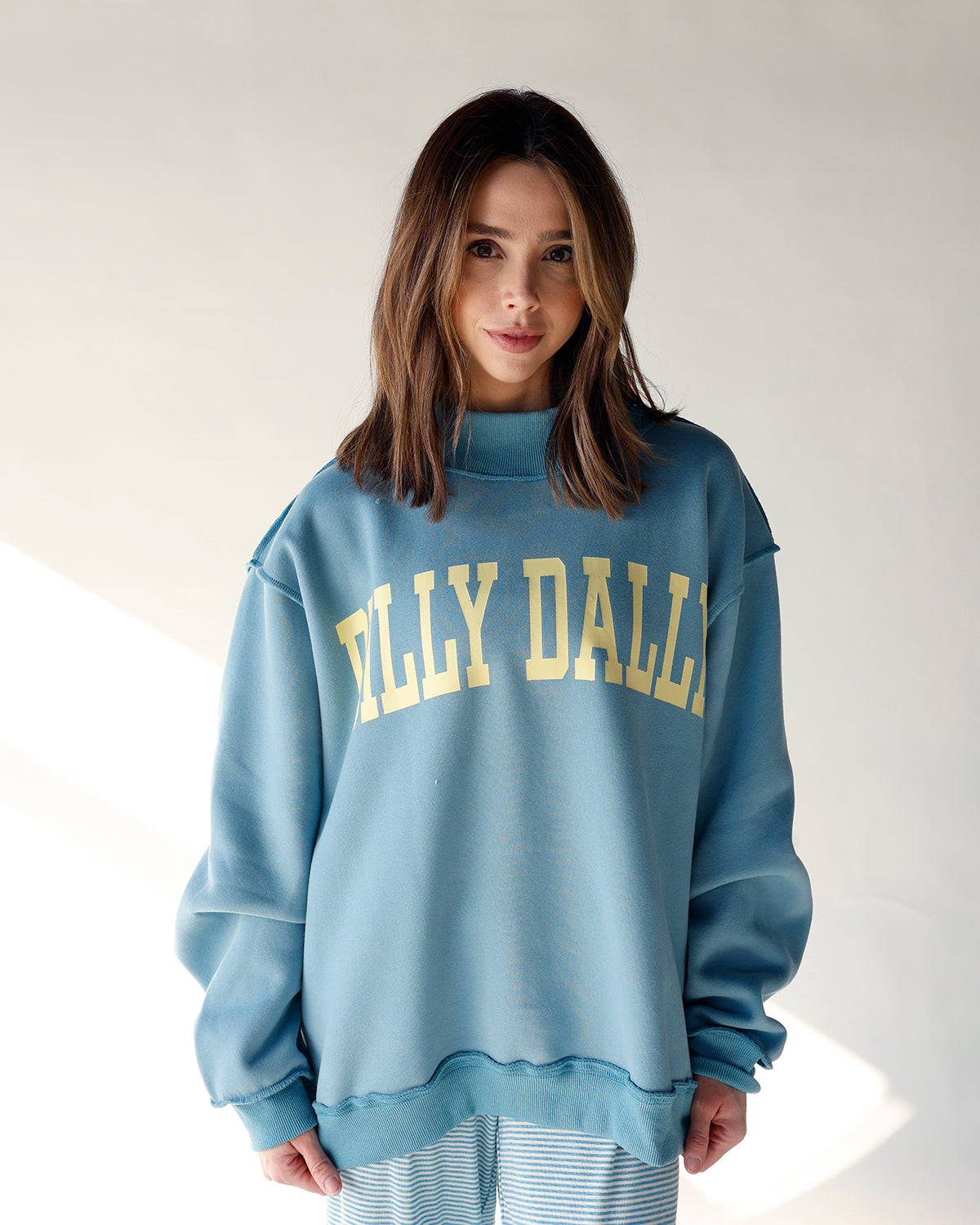DILLY DALLY MOCK NECK SWEATSHIRT X BLUE