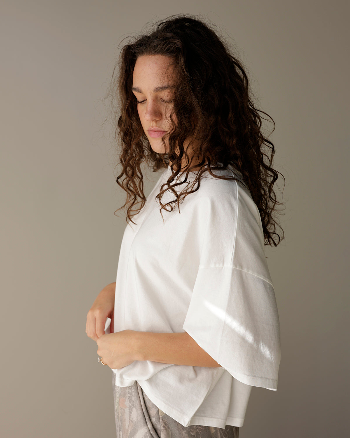DAYDREAMER LA WHITE CROPPED VINTAGE TEE