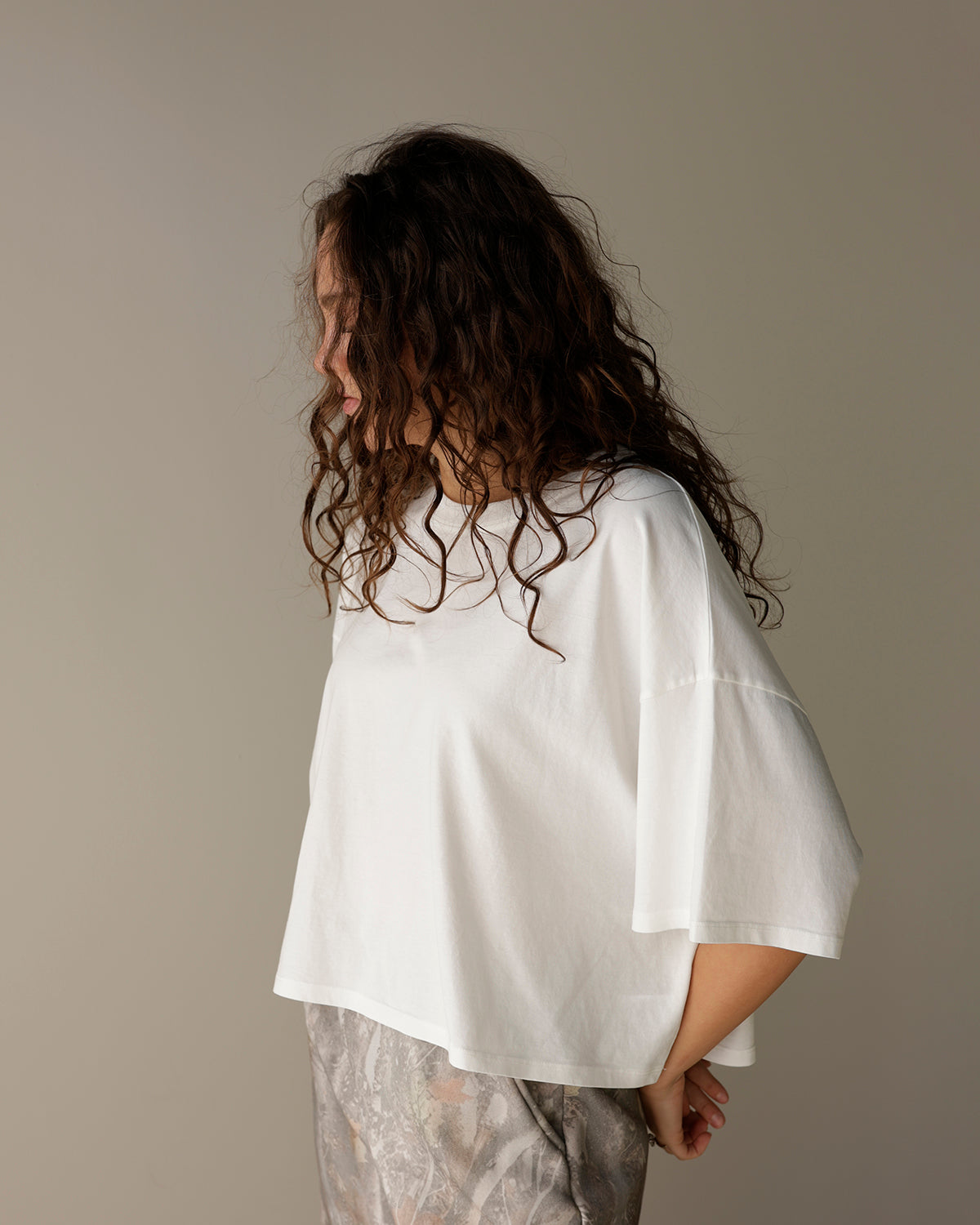 DAYDREAMER LA WHITE CROPPED VINTAGE TEE