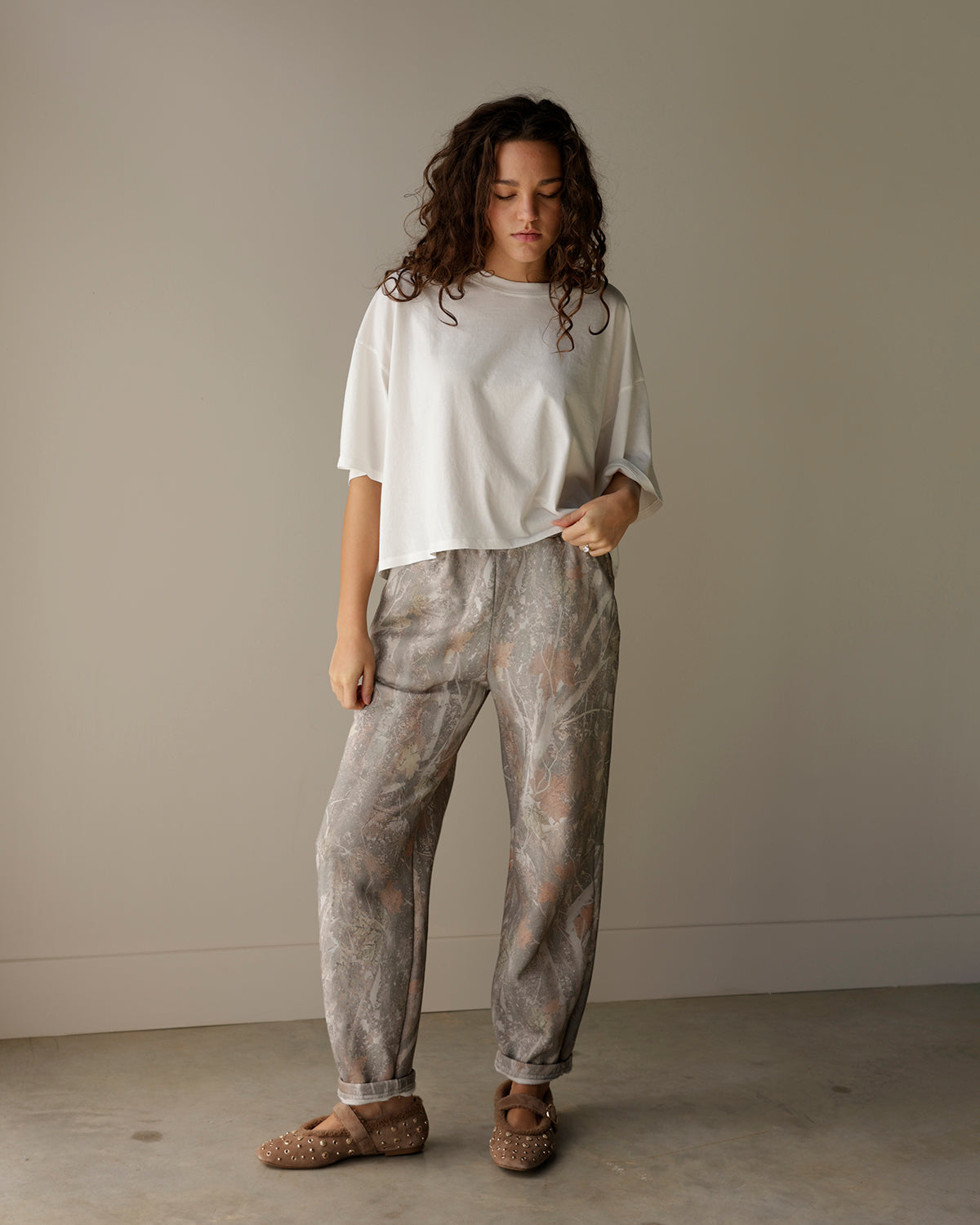 DAYDREAMER LA WHITE CROPPED VINTAGE TEE