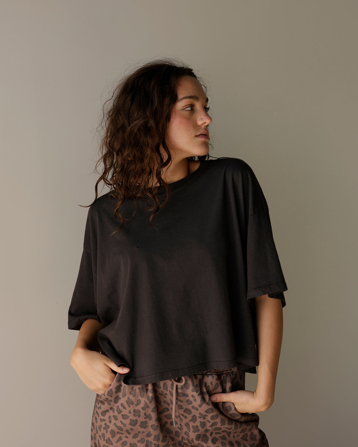 DAYDREAMER LA BLACK CROPPED VINTAGE TEE