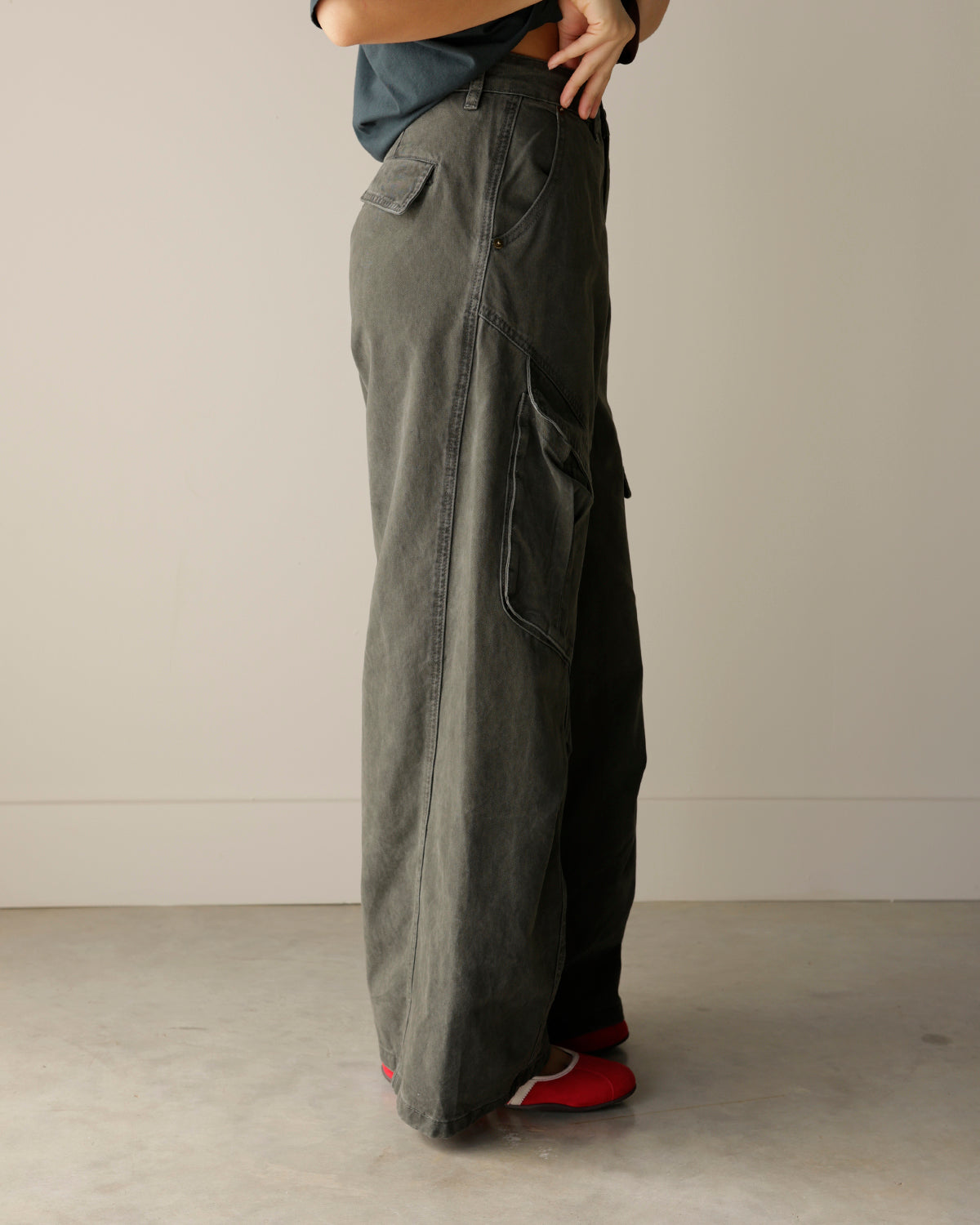 UTOPIA WASHED CHARCOAL-OLIVE CARGO PANT