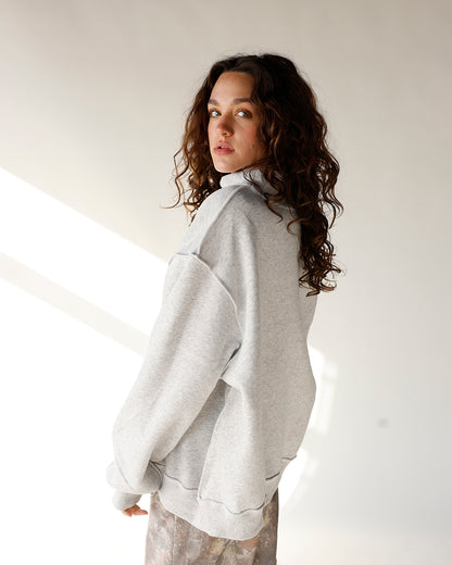 ESSENTIAL MOCK NECK SWEATSHIRT