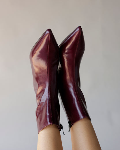 Steve Madden maroon patent leather pointed-toe ankle booties with side zipper