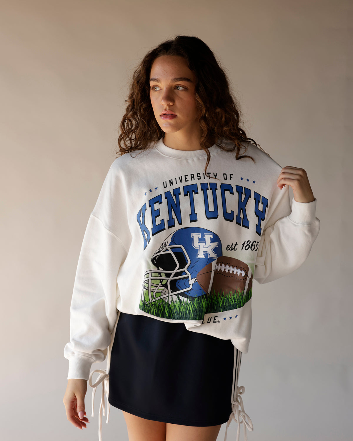 White University of Kentucky vintage football graphic crewneck sweatshirt with lace-up sides