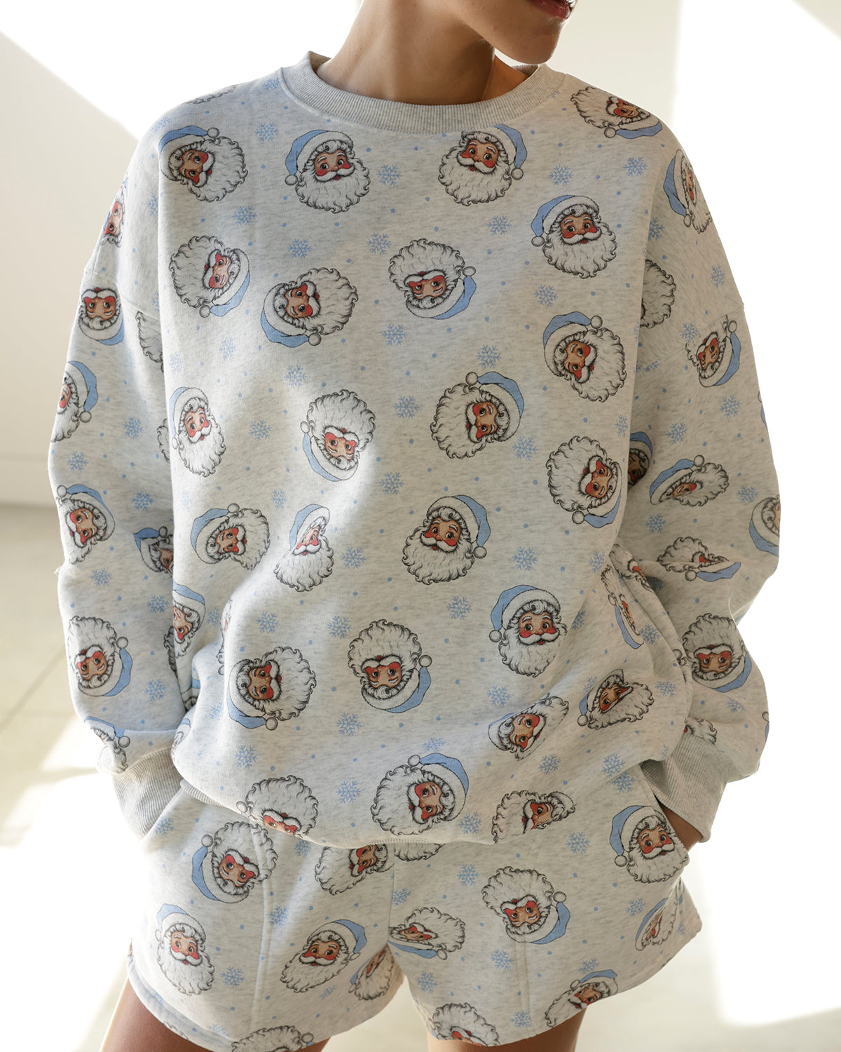 VINTAGE CHERRY RED CHEEK SANTA SET X GRAY