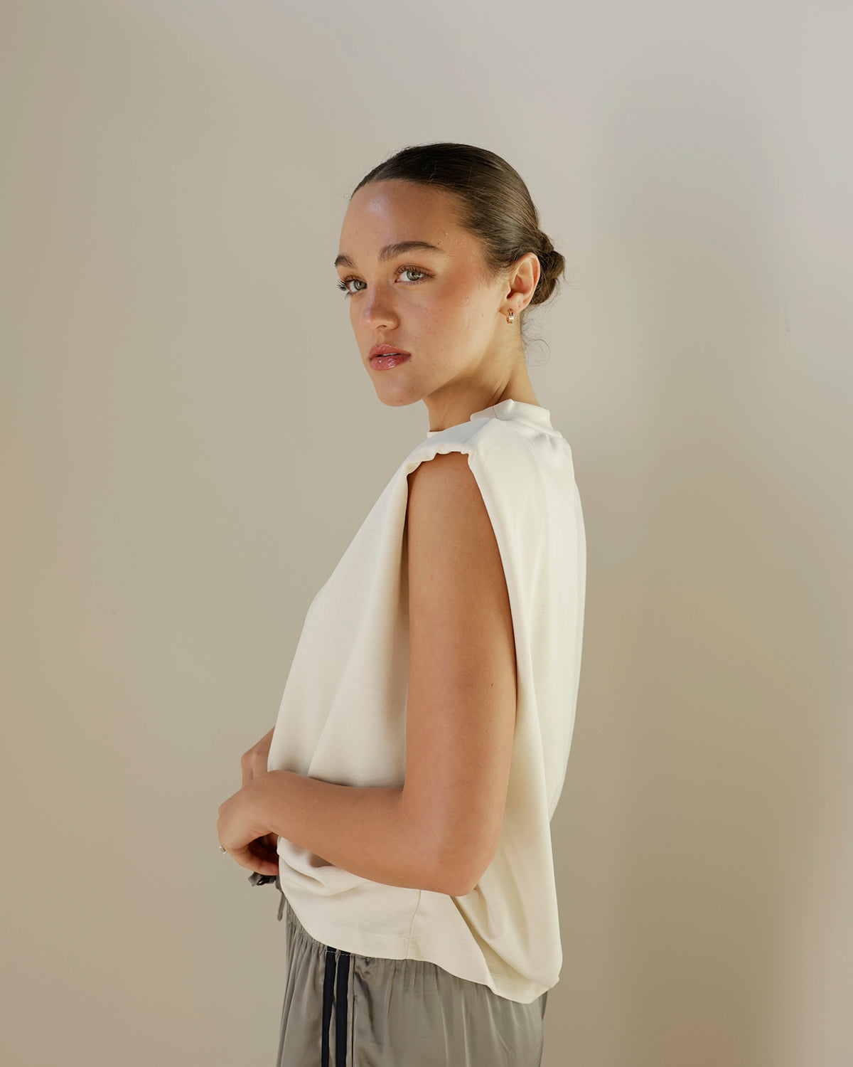 WORK WEAR ON REPEAT SLEEVELESS TOP X IVORY