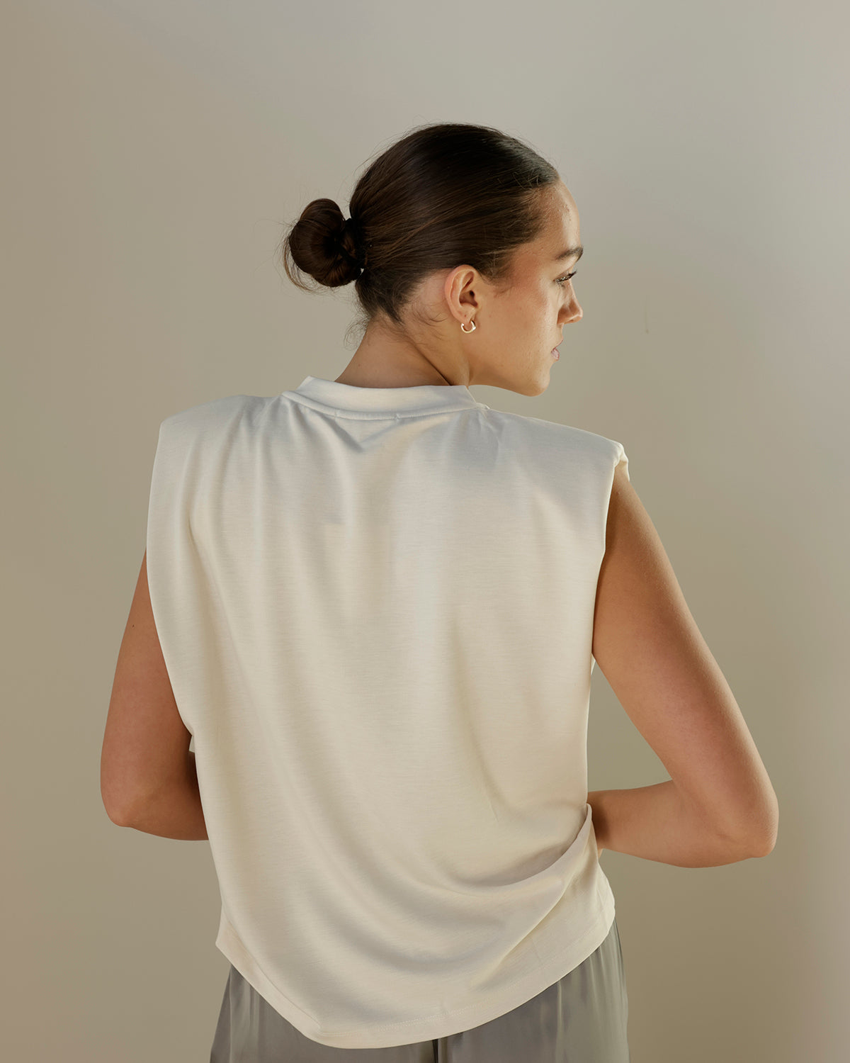 WORK WEAR ON REPEAT SLEEVELESS TOP X IVORY