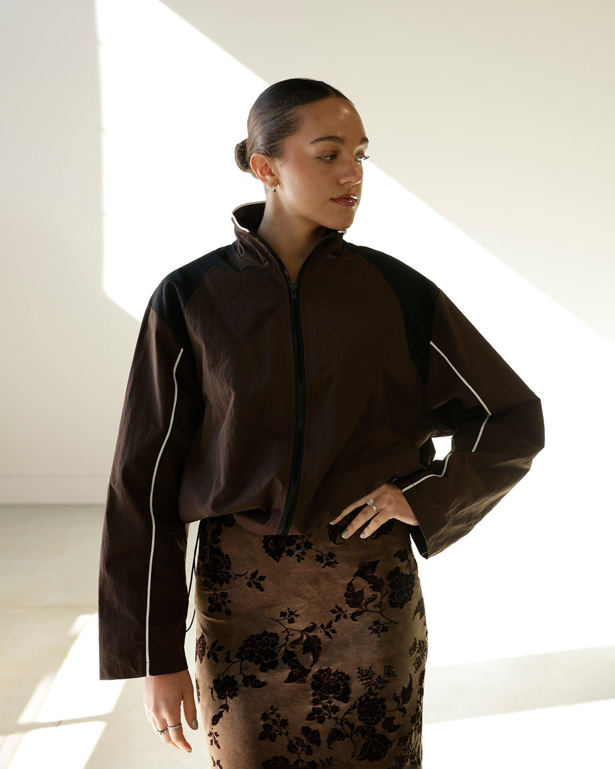 DOWNTOWN COOL COLORBLOCK WINDBREAKER X BROWN + BLACK