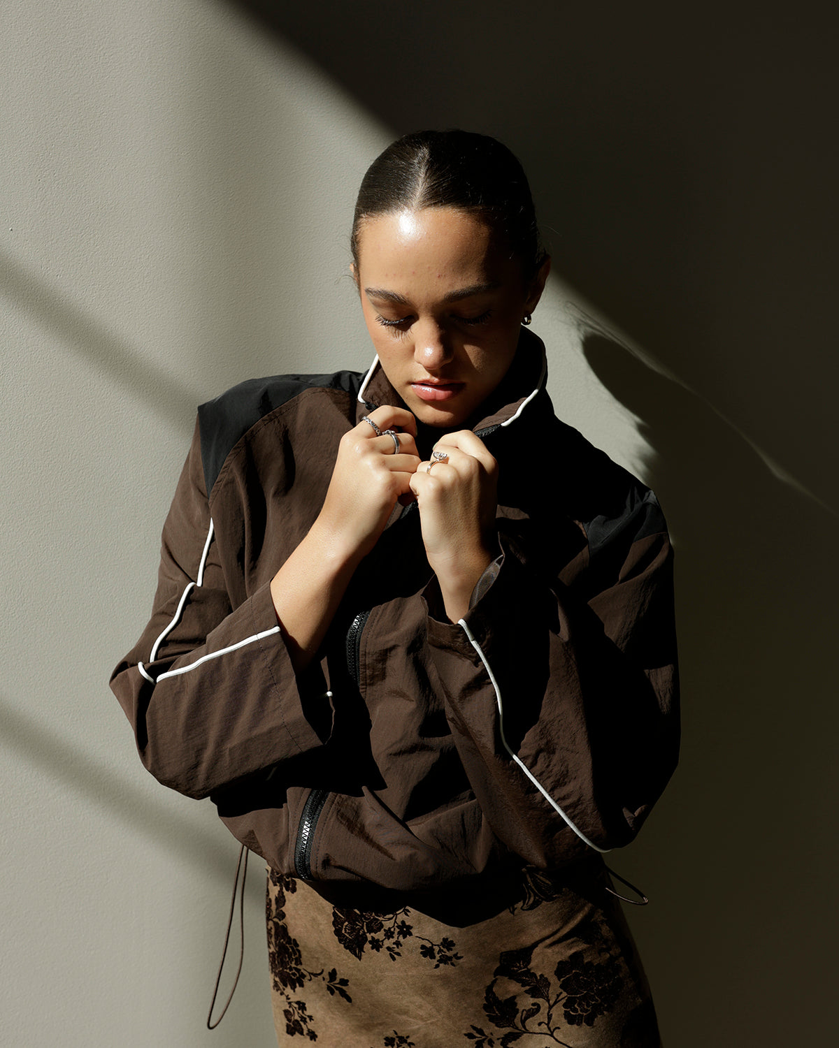 DOWNTOWN COOL COLORBLOCK WINDBREAKER X BROWN + BLACK