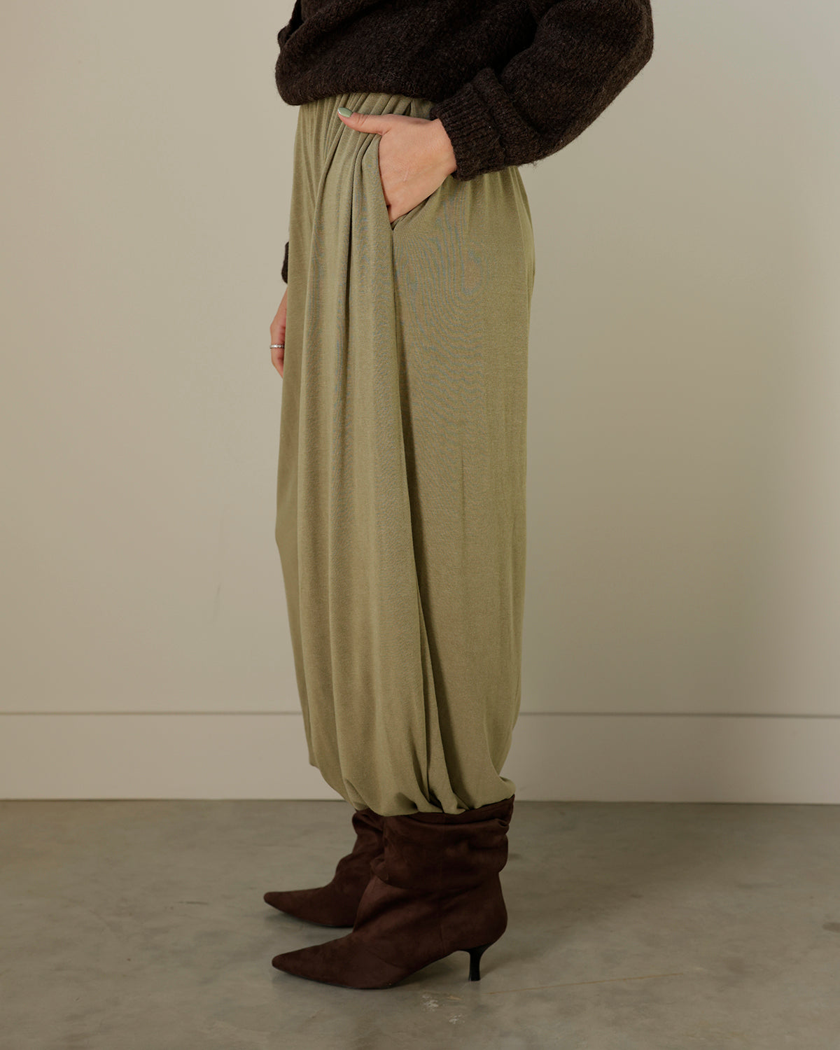 HAMMER TIME BALLOON PANTS X OLIVE GREEN