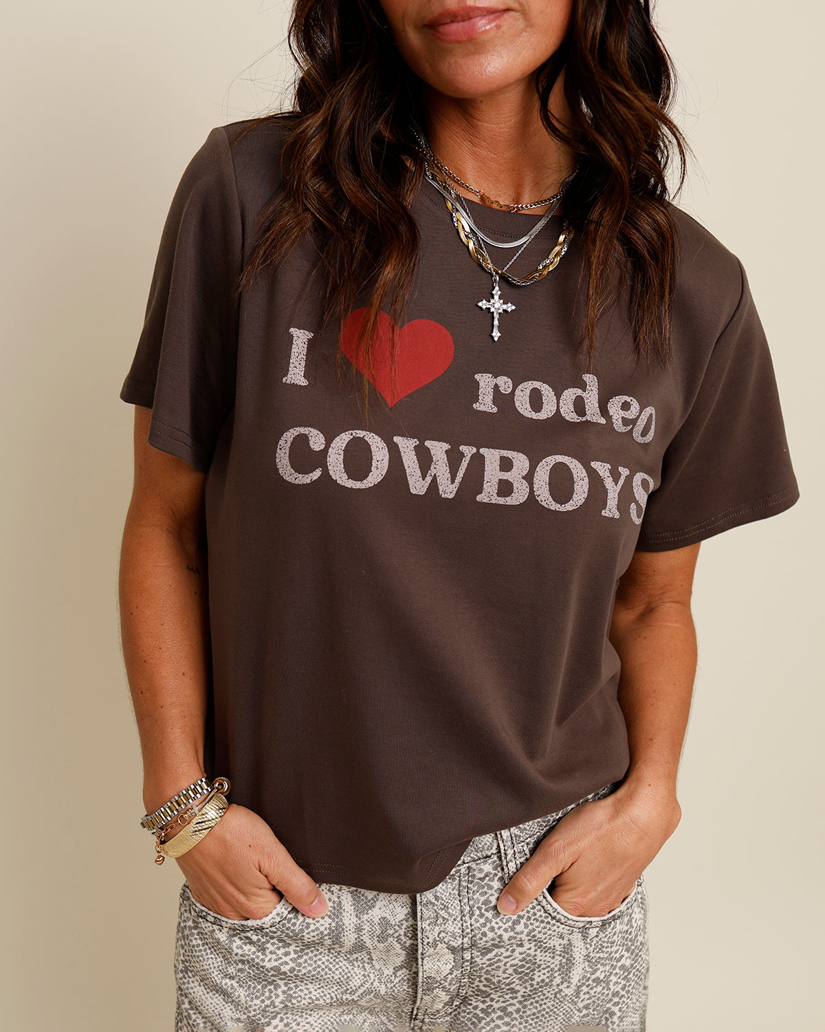 brown "I heart rodeo cowboys" graphic tee 