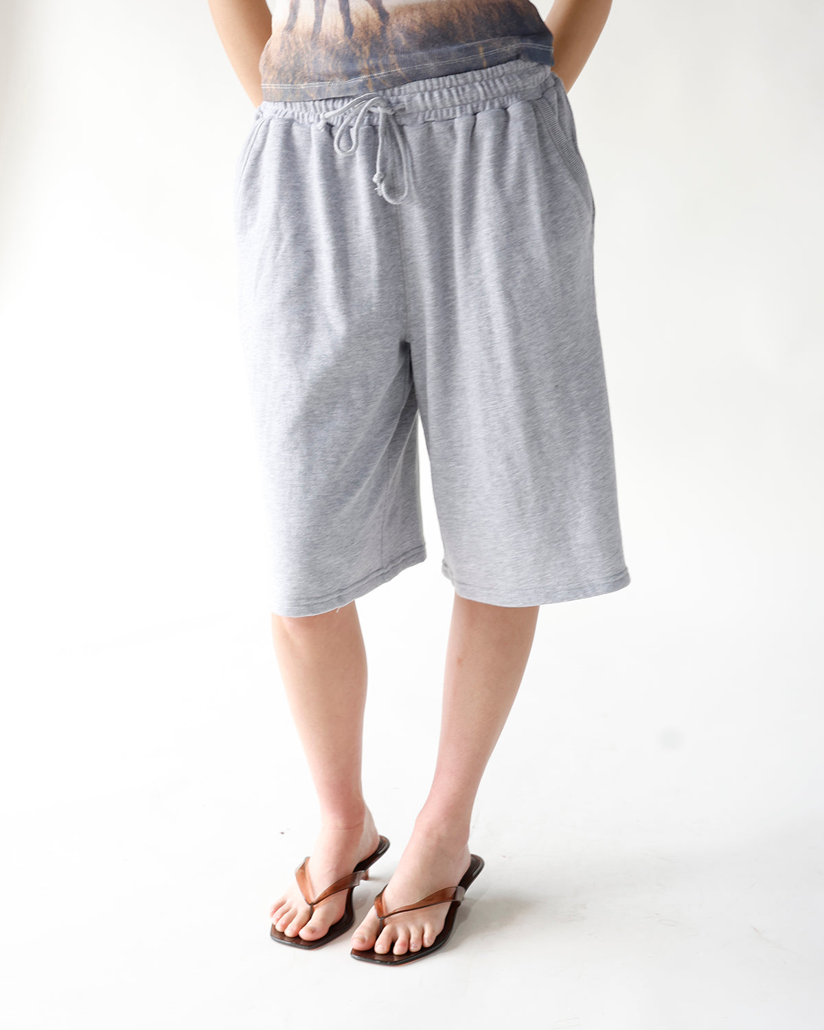 READY TO UNWIND SWEATSHORTS X HEATHER GREY