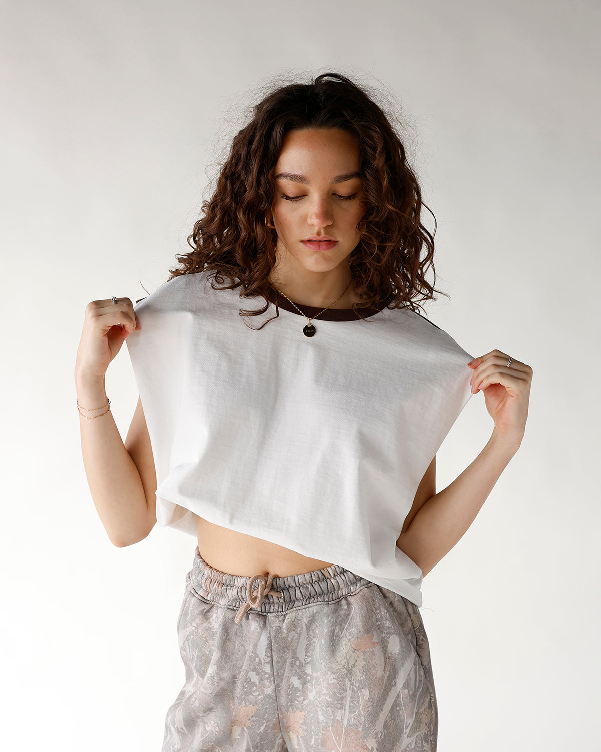 HIP OFFSET MUSCLE TEE