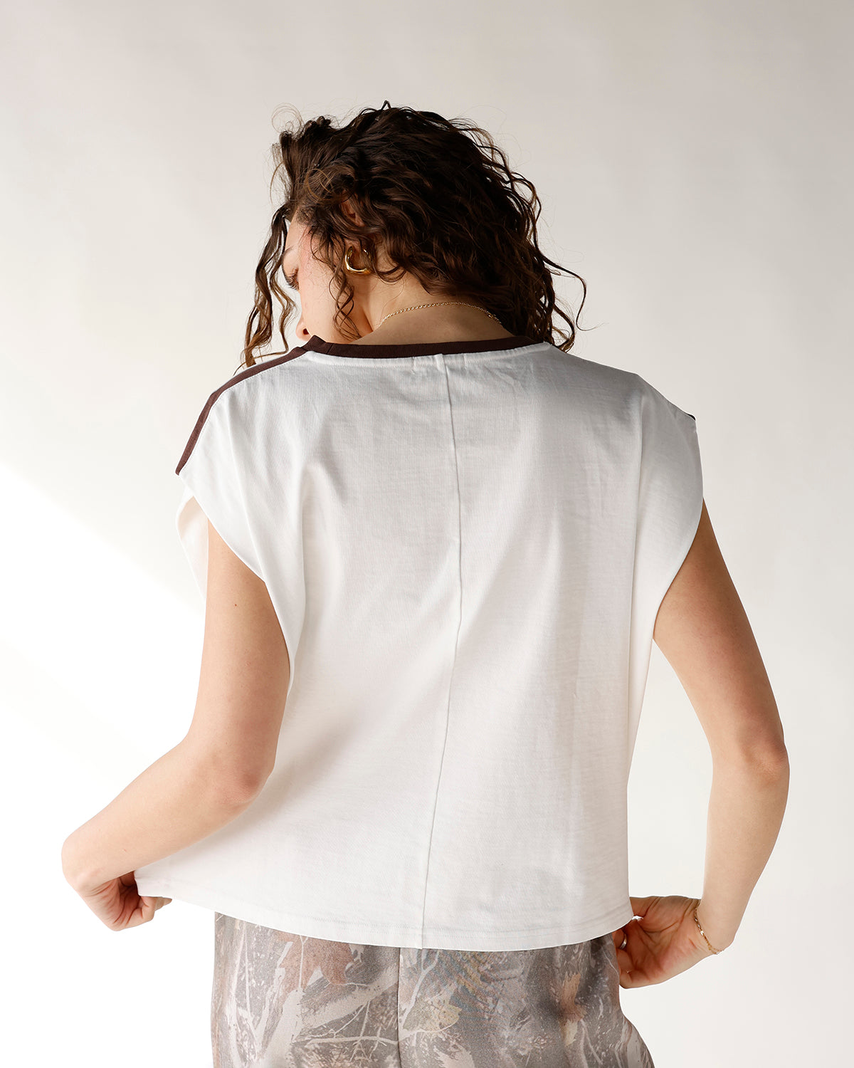 HIP OFFSET MUSCLE TEE