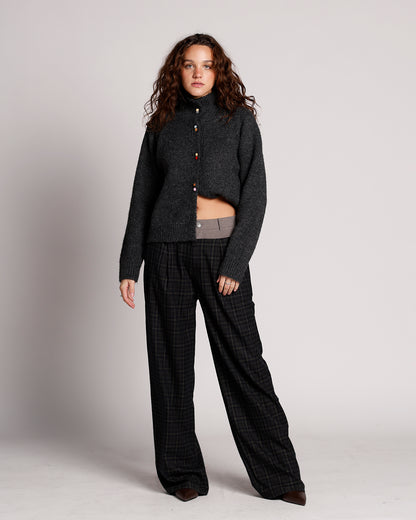 plaid pants holiday pants comfy everday pants for the fall pants for winter classy chic pants holiday party outfit 