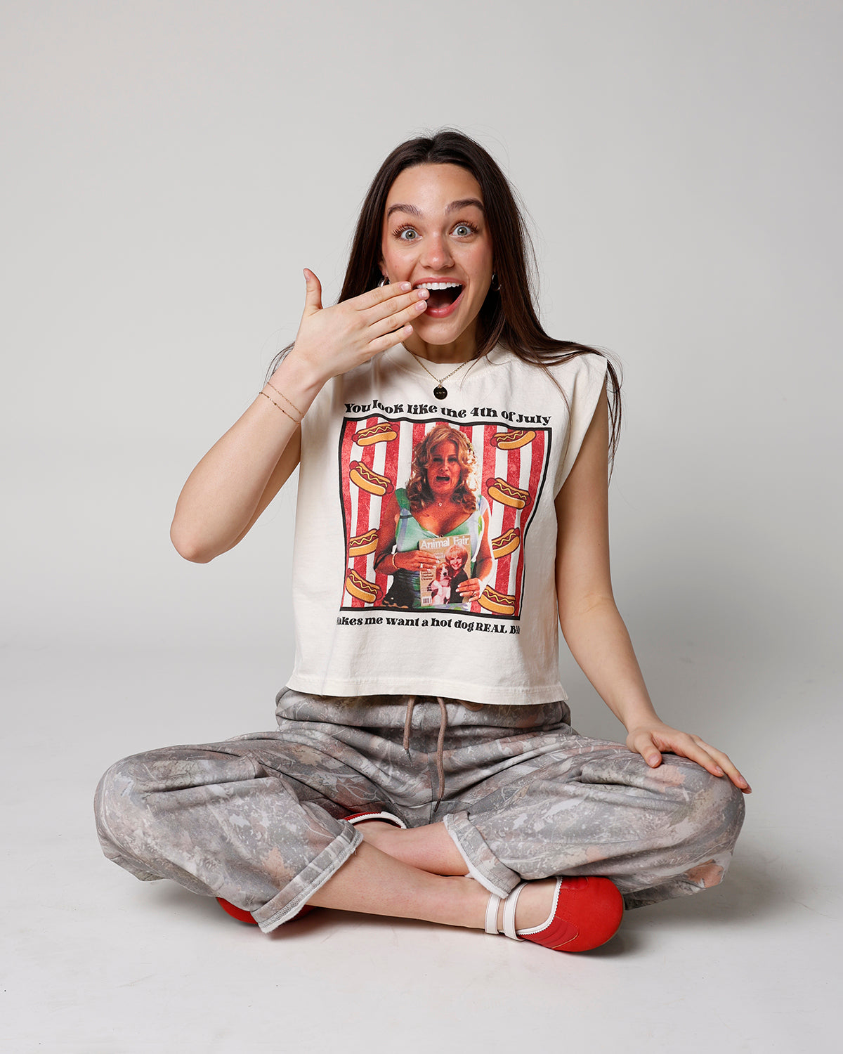 MAKES ME WANT A HOT DOG REAL BAD MUSCLE TEE