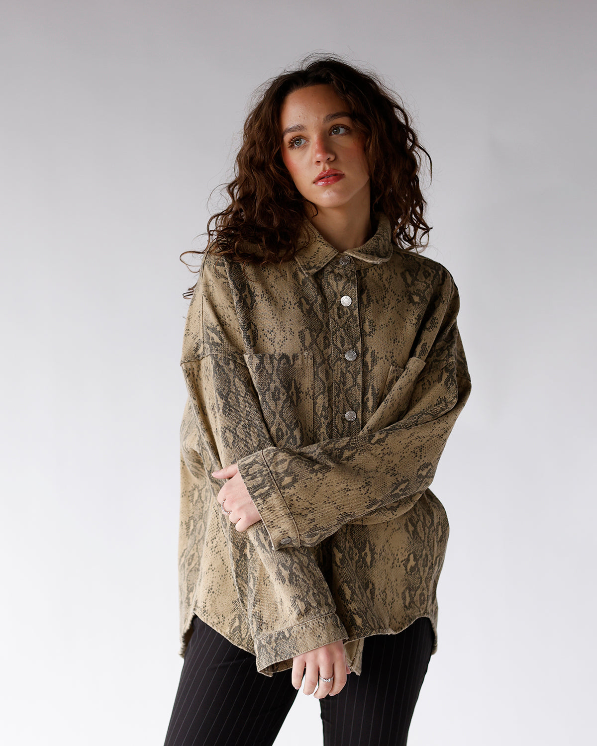 stylish button up fall winter top trendy winter style date night outfit inspo