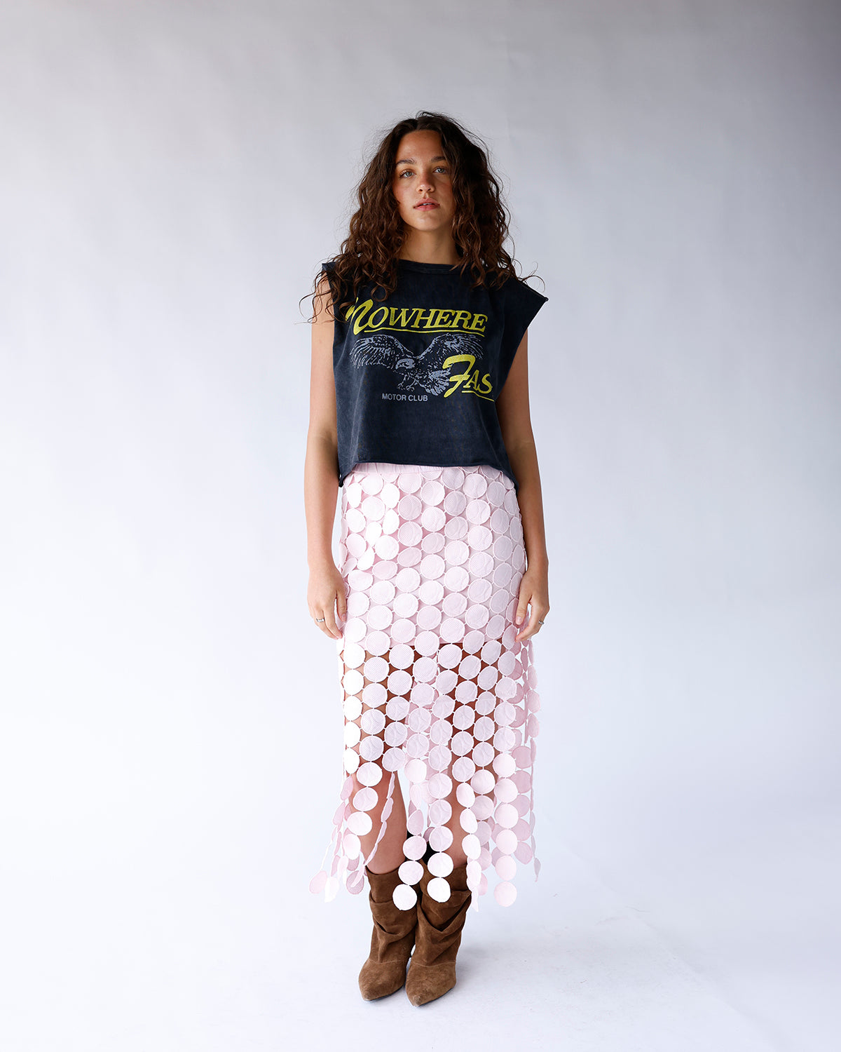DAYDREAMER NOWHERE FAST CROPPED MUSCLE TEE