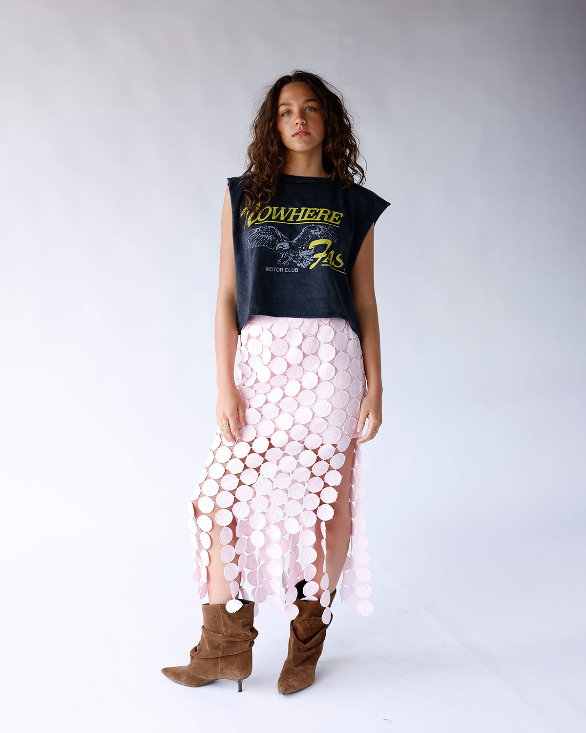 DAYDREAMER NOWHERE FAST CROPPED MUSCLE TEE