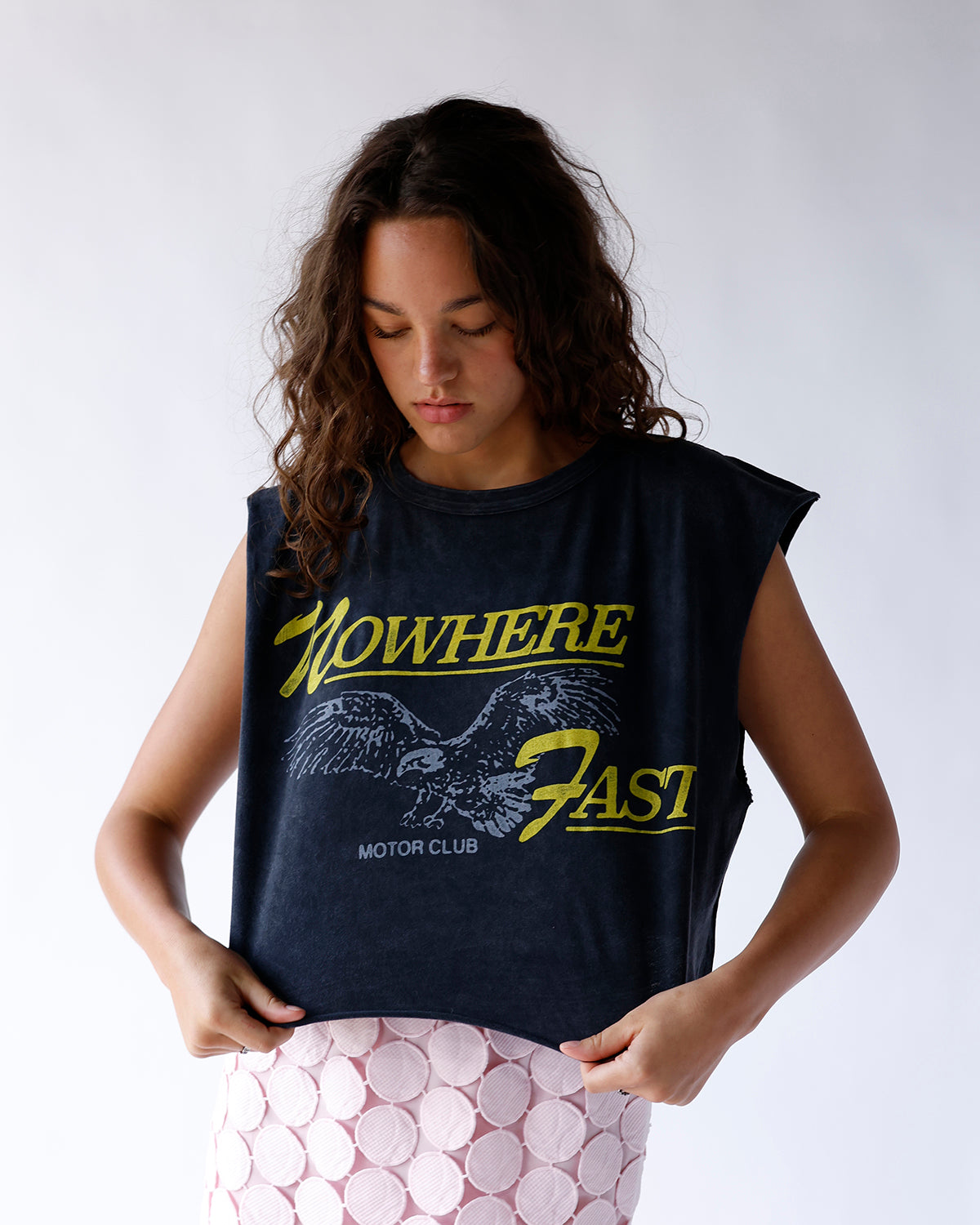 DAYDREAMER NOWHERE FAST CROPPED MUSCLE TEE