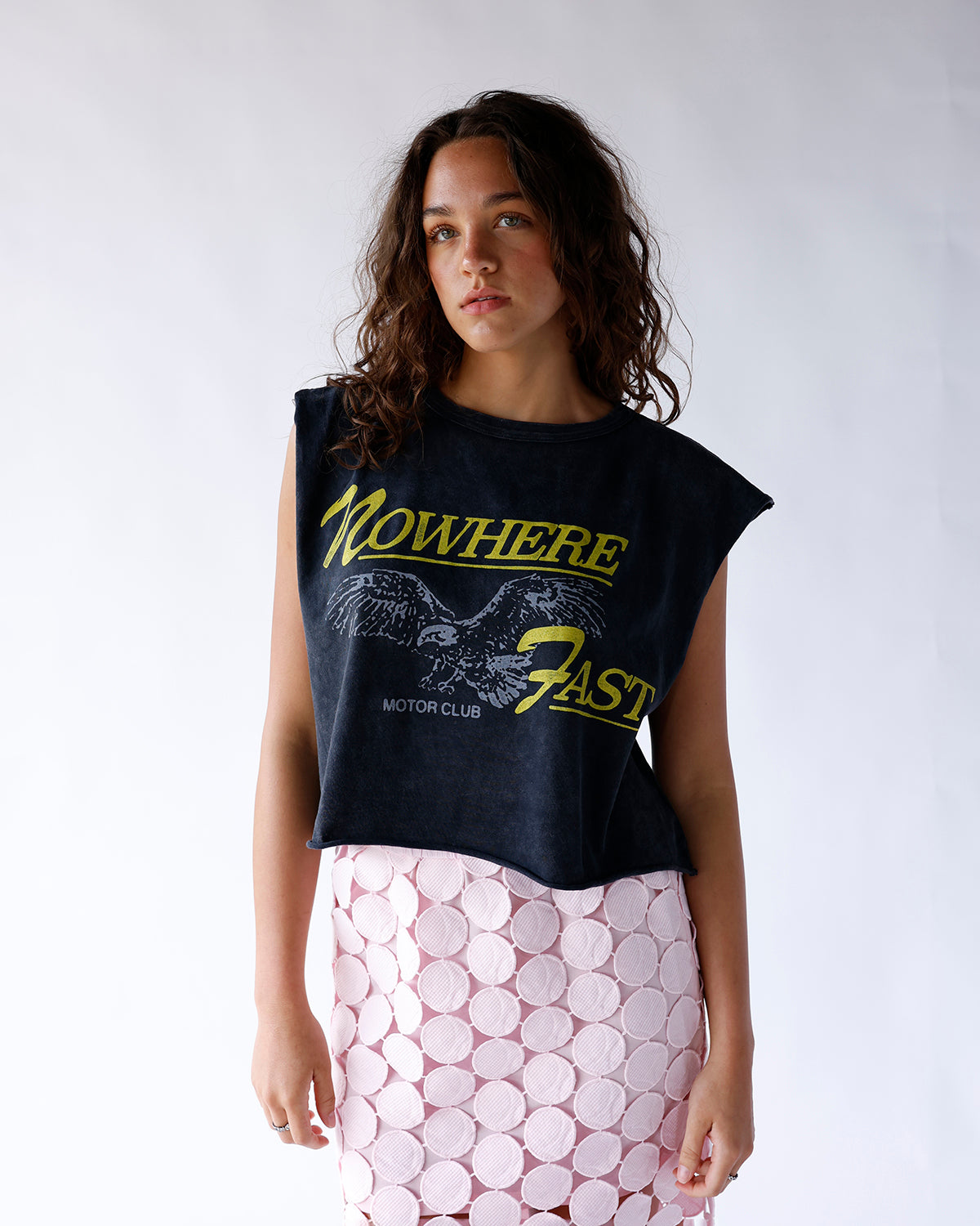 DAYDREAMER NOWHERE FAST CROPPED MUSCLE TEE