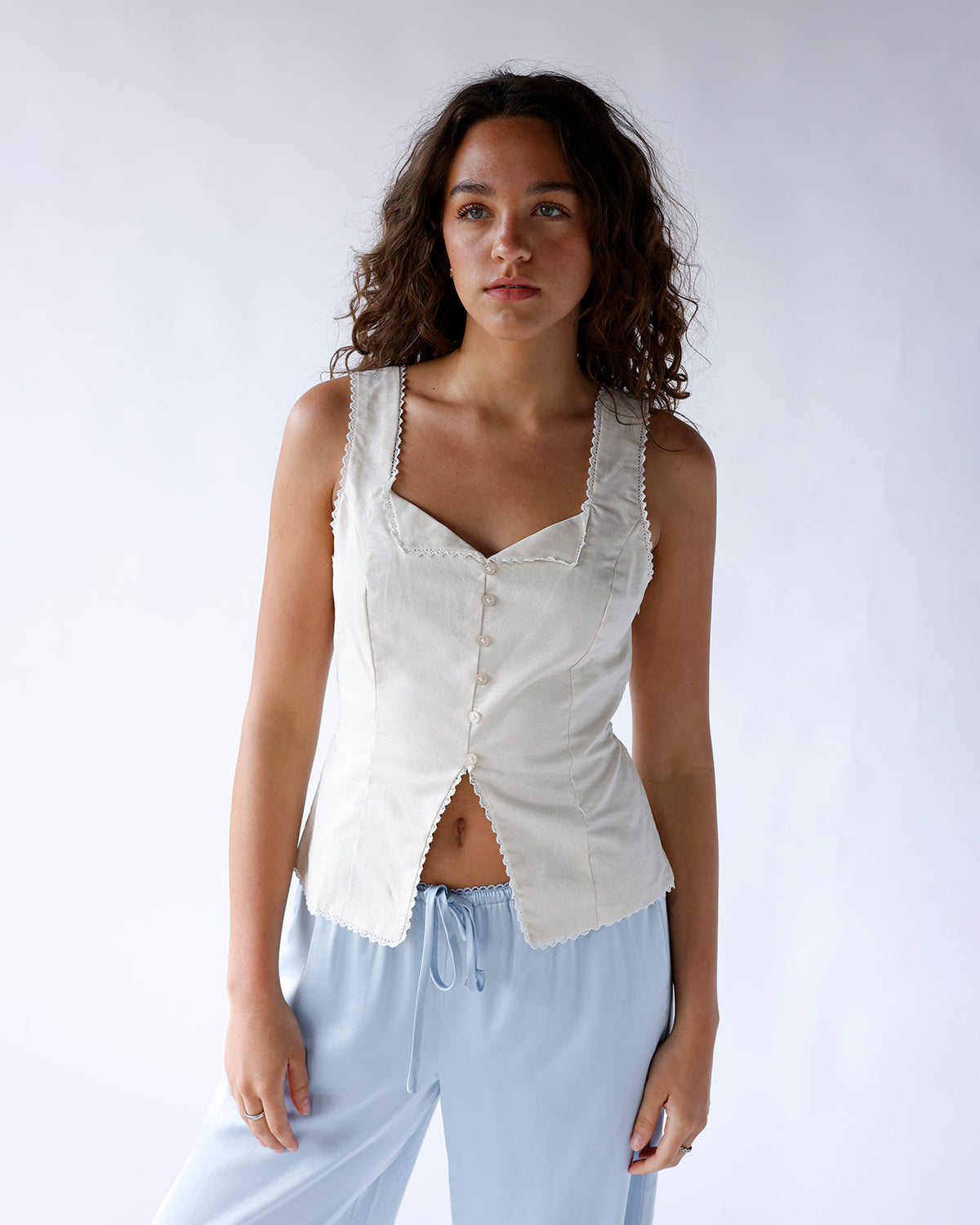 VINTAGE LACE BUTTON TOP