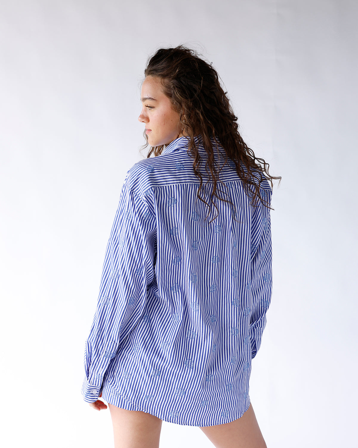 SHELL YEAH ANGIE BUTTON UP
