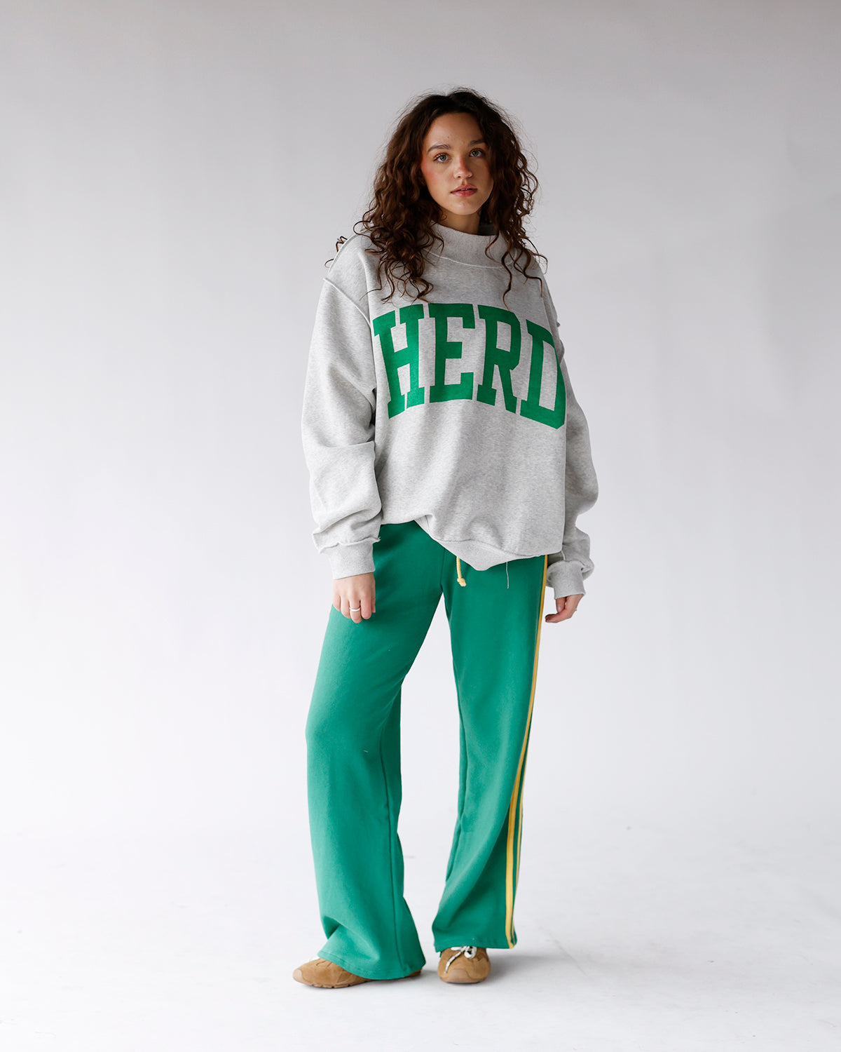 THE HUNTINGTON REVERSIBLE MOCK NECK SWEATSHIRT