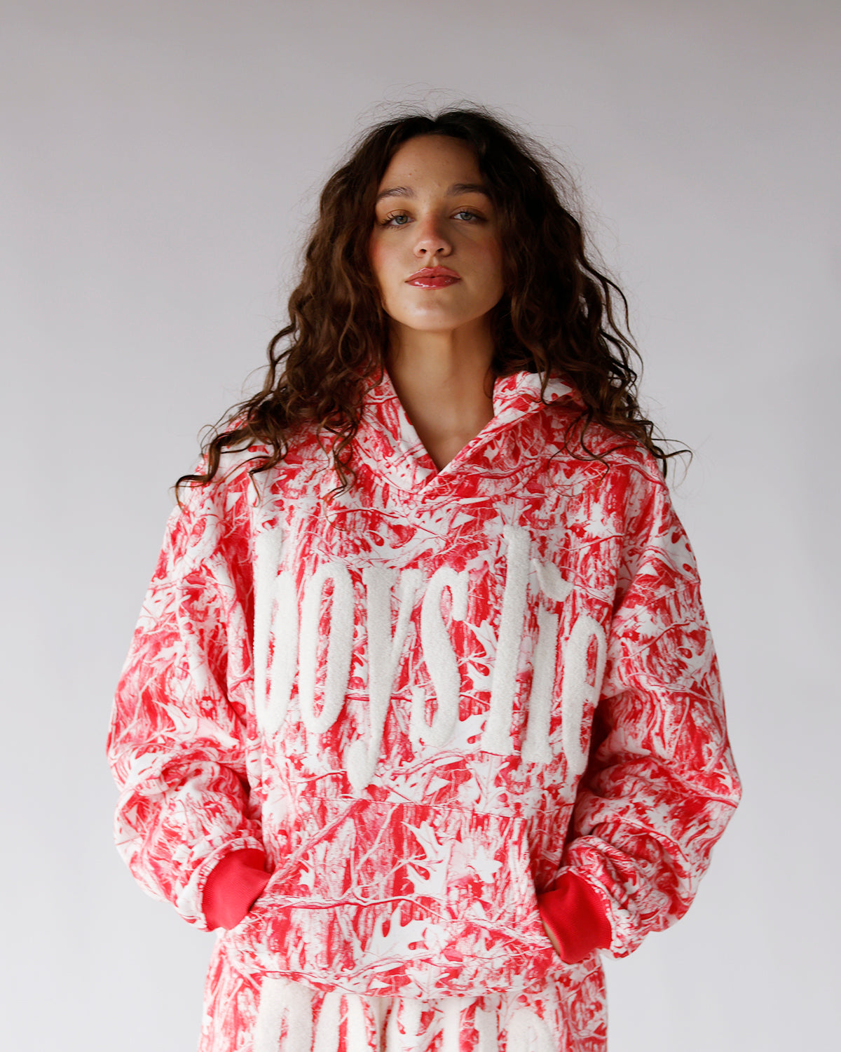 BOYS LIE RED CAMO MANHUNT RACER HOODIE