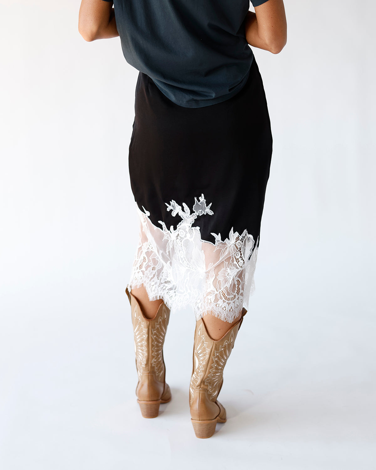 EVIE SLIP SKIRT X BLACK