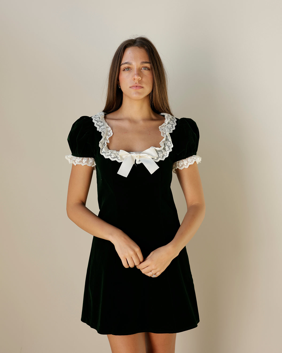 VELVETY VALLEY FOREST GREEN LACE DETAIL MINI DRESS