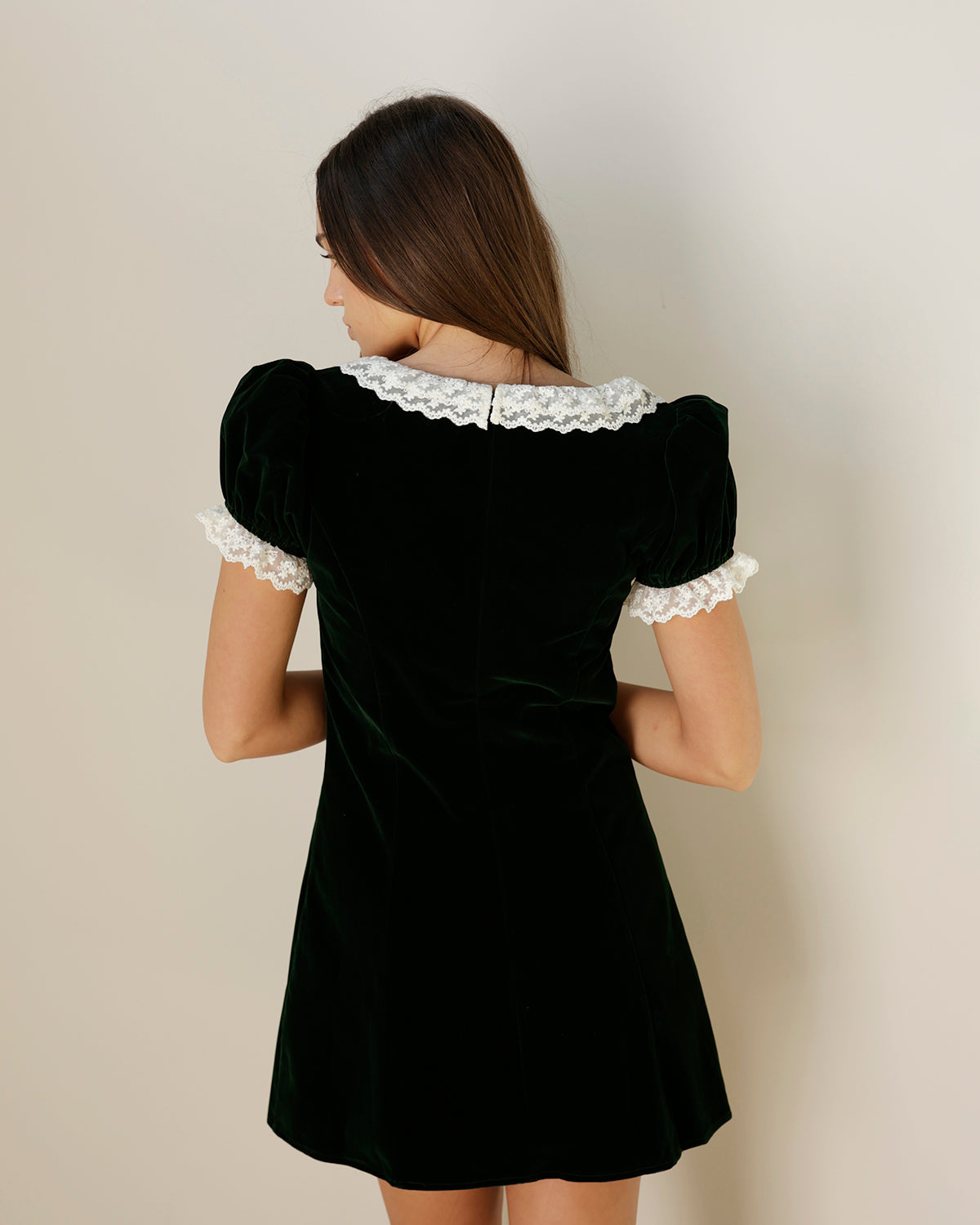 VELVETY VALLEY FOREST GREEN LACE DETAIL MINI DRESS