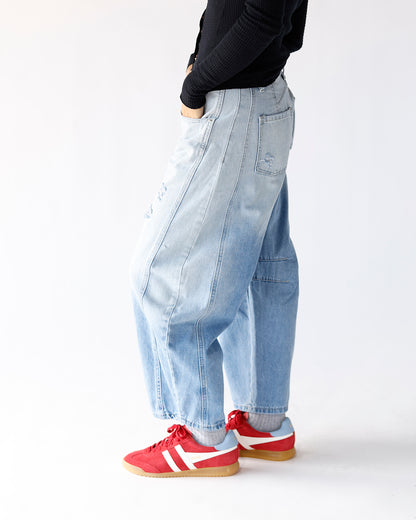 THE WEEKENDER BARREL JEAN