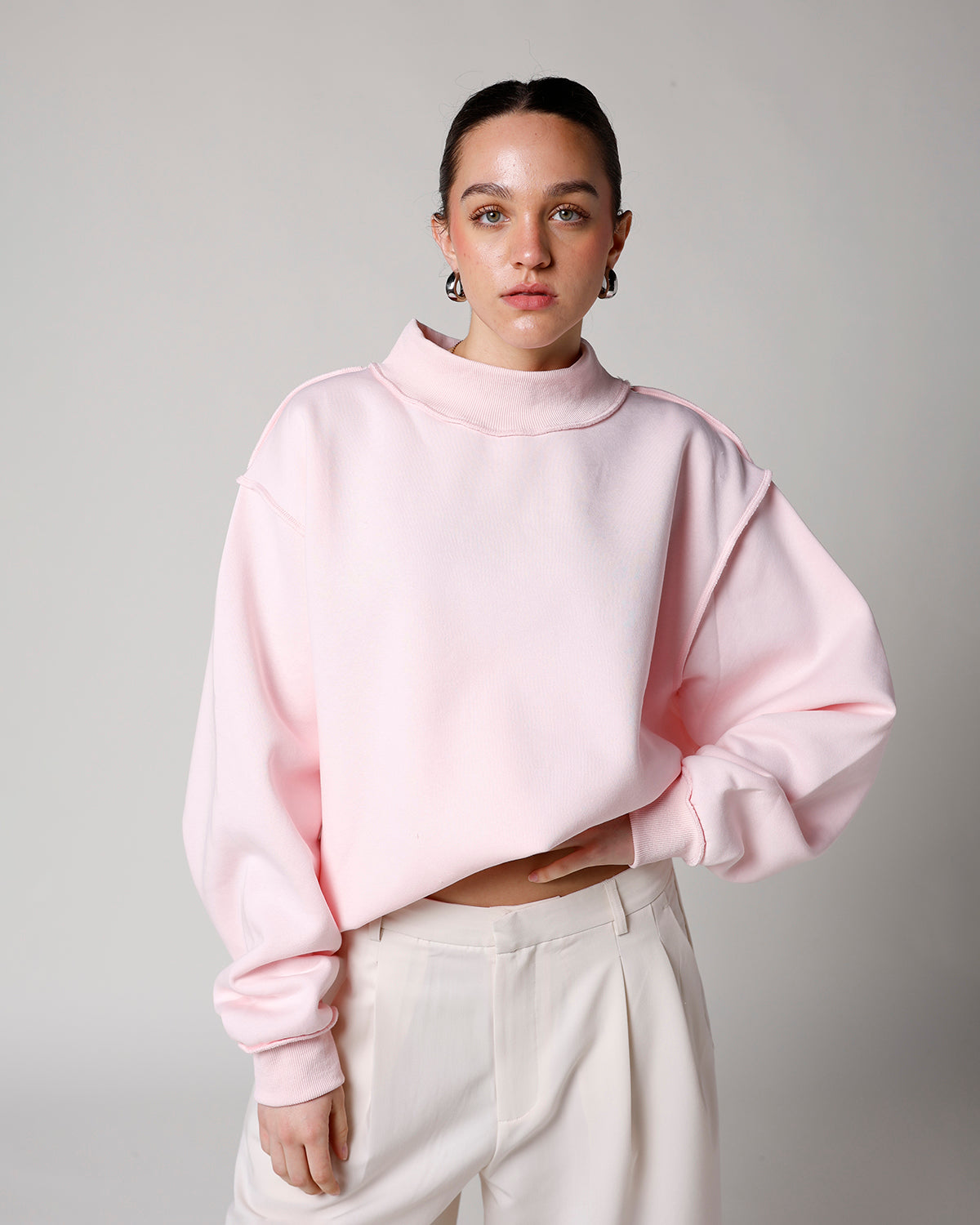 ESSENTIAL MOCK NECK SWEATSHIRT X PINK