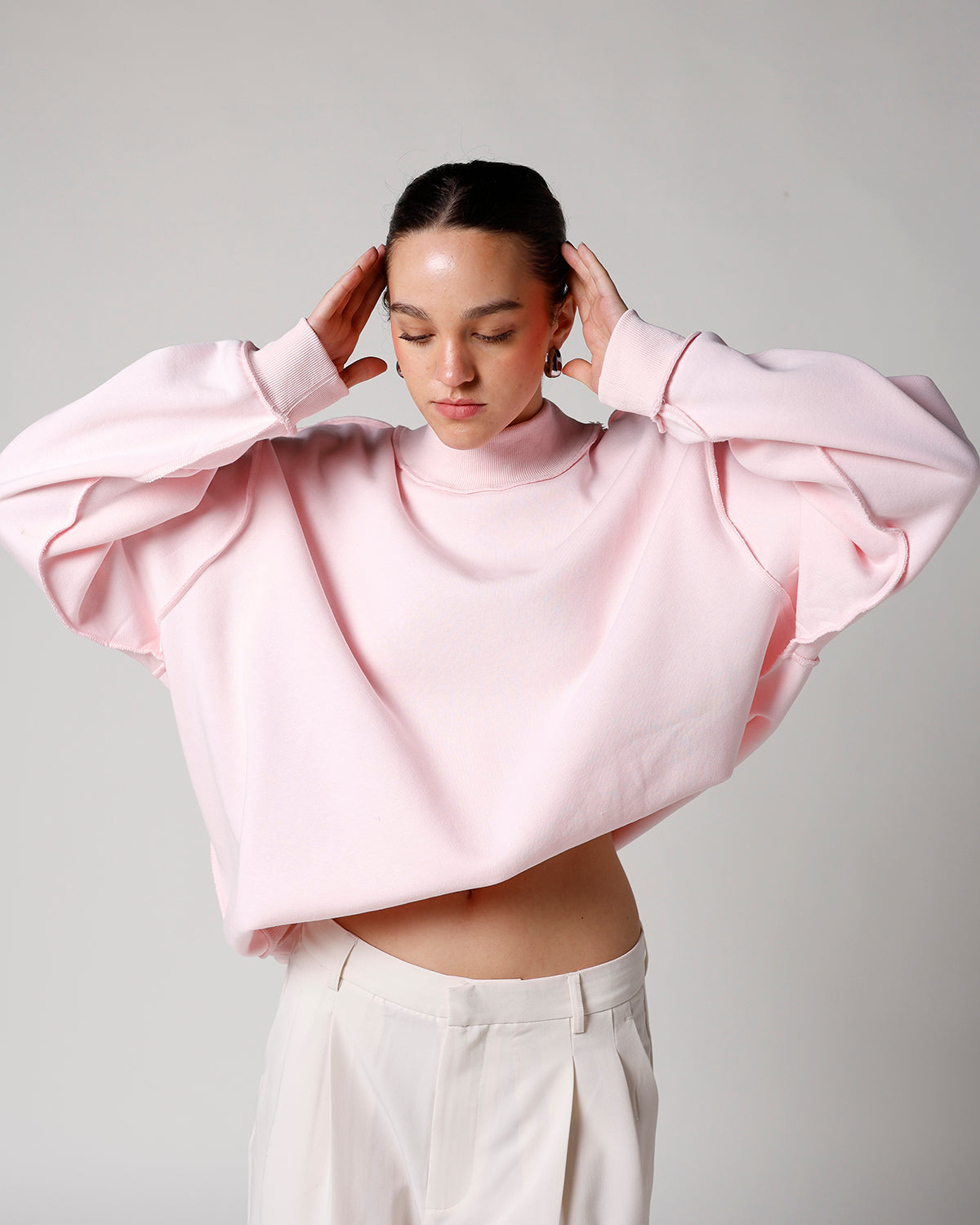 ESSENTIAL MOCK NECK SWEATSHIRT X PINK