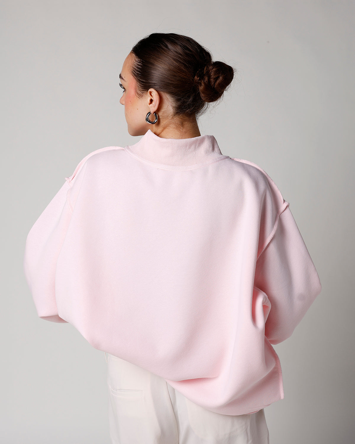 ESSENTIAL MOCK NECK SWEATSHIRT X PINK