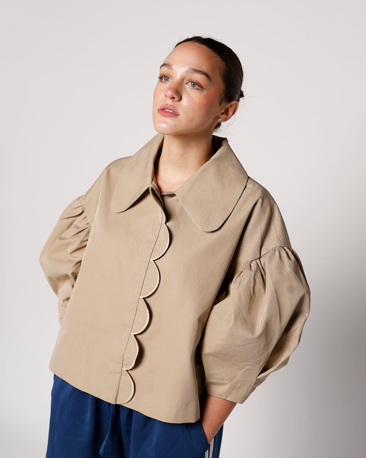 SCALLOPED SWEETHEART PUFF SLEEVE JACKET