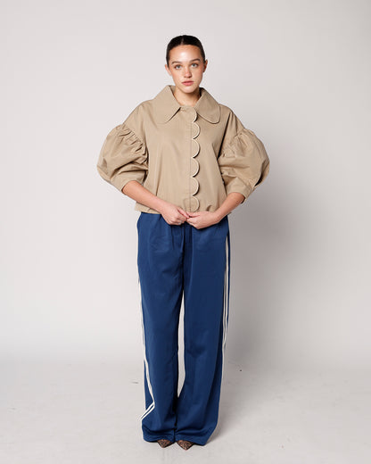 SCALLOPED SWEETHEART PUFF SLEEVE JACKET