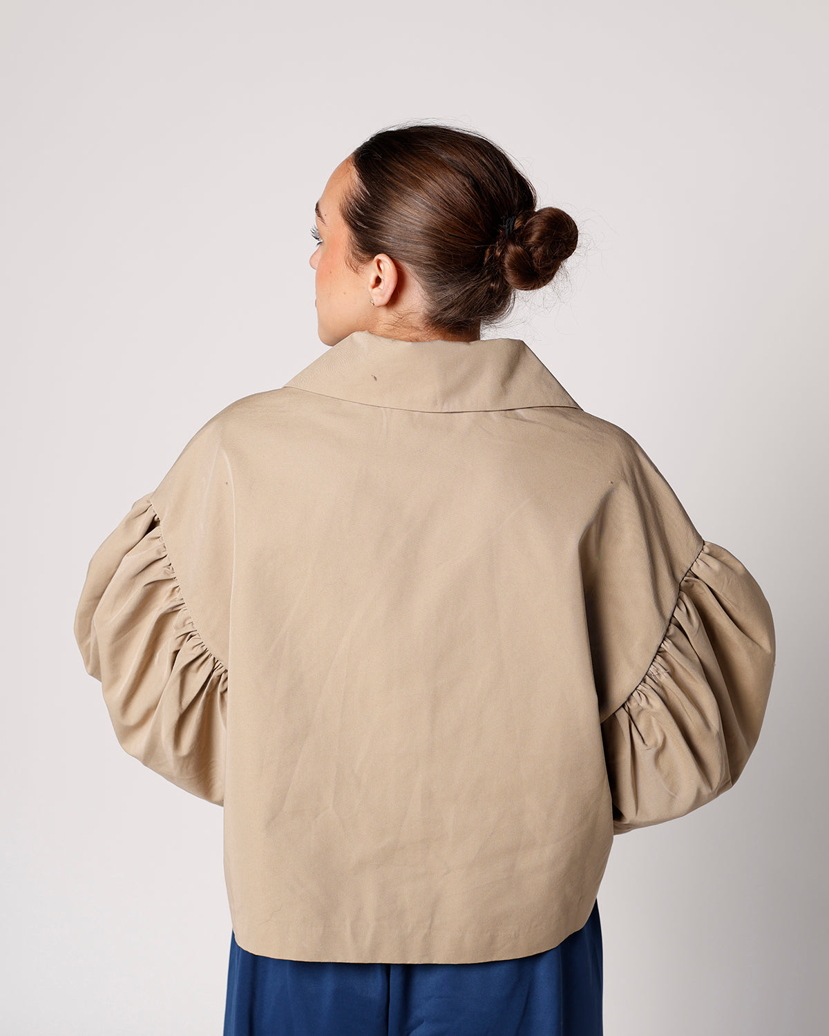 SCALLOPED SWEETHEART PUFF SLEEVE JACKET