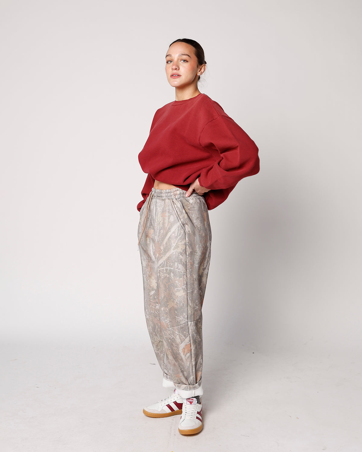 DAYDREAMER SOLID OVERSIZED CREW X SUNFADED MERLOT