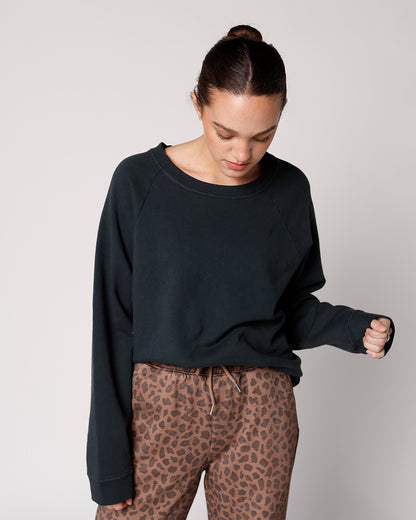 DAYDREAMER SOLID VINTAGE RAGLAN SWEATSHIRT X VINTAGE BLACK