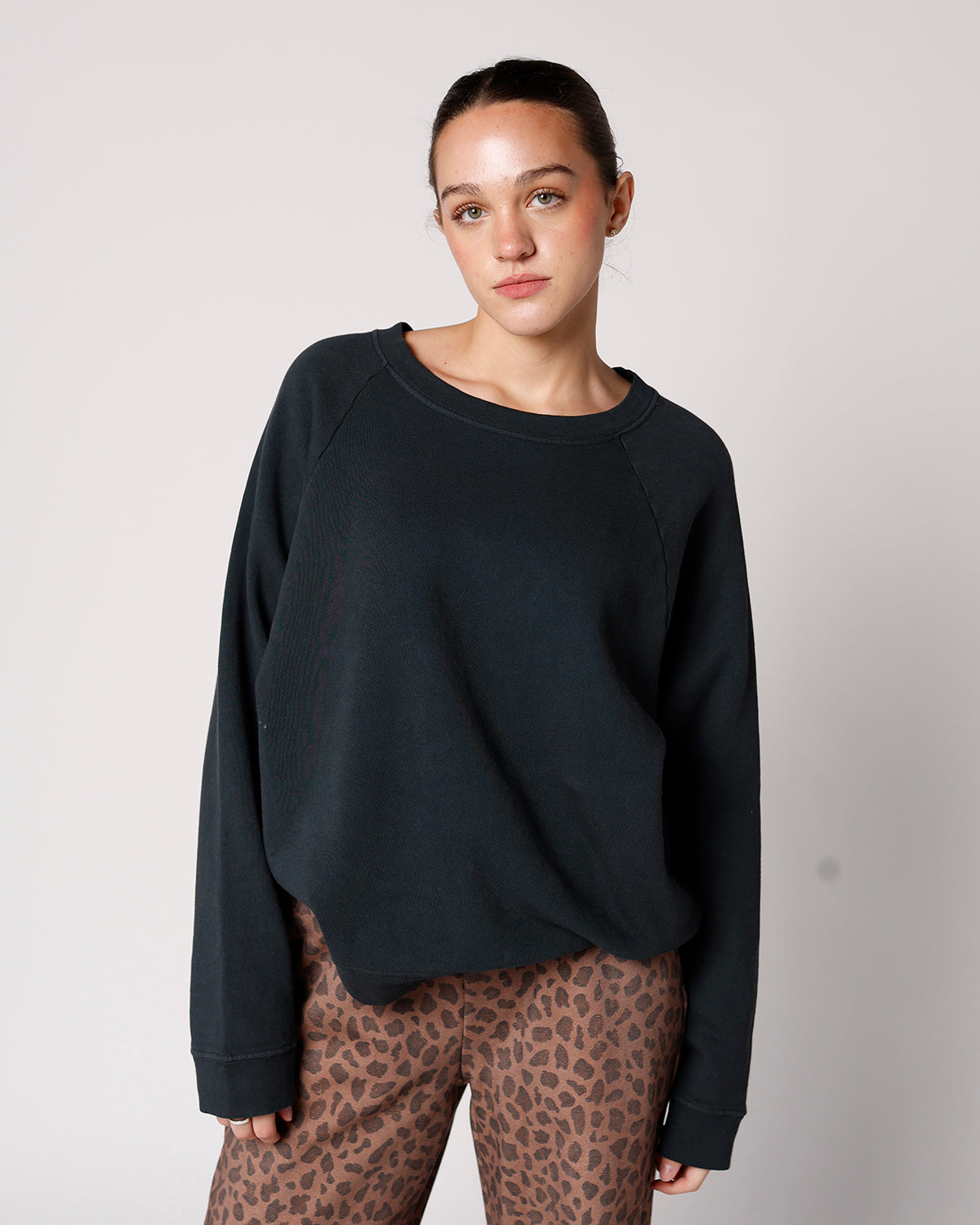 comfy crew neck daydreamer oversized crew neck black sweatshirt